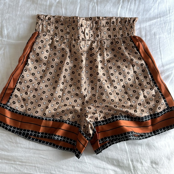 Shirt and shorts set - Picture 2 of 3